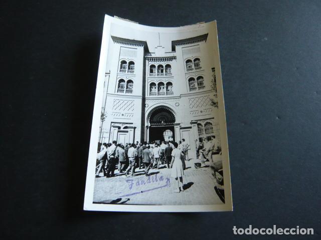 Antique Photography: CURRITO DE GRANADA ENTIERRO EN PLAZA TOROS 1968 ANTIGUA FOTOGRAFIA ORIGINAL 14 X 9 CM
