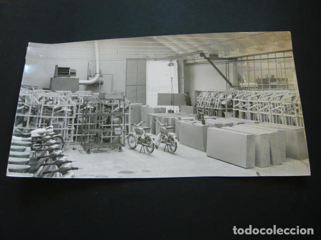 Antique Photography: ABADIANO VIZCAYA FABRICA DE MOTOCICLETAS MOTOBIC ANTIGUA FOTOGRAFIA 1965 17,5 X 30 CM