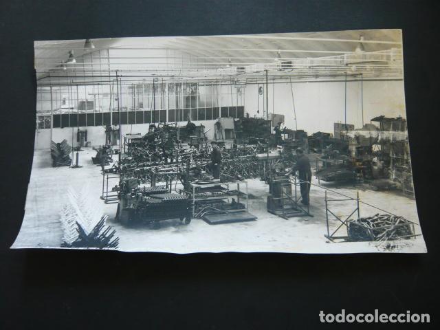Antique Photography: ABADIANO VIZCAYA FABRICA DE MOTOCICLETAS MOTOBIC ANTIGUA FOTOGRAFIA 1965 17,5 X 30 CM