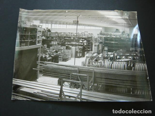 Antique Photography: ABADIANO VIZCAYA FABRICA DE MOTOCICLETAS MOTOBIC ANTIGUA FOTOGRAFIA 1965 18 X 24 CM