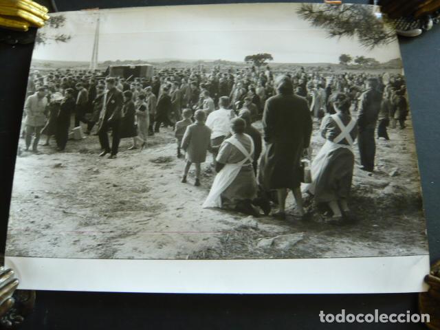 Antique Photography: TRASLADO DE LOS RESTOS DE JOSE ANTONIO DE EL ESCORIALVALLE CAIDOS ANTIGUA FOTOGRAFIA 1959 18 X 24 CM