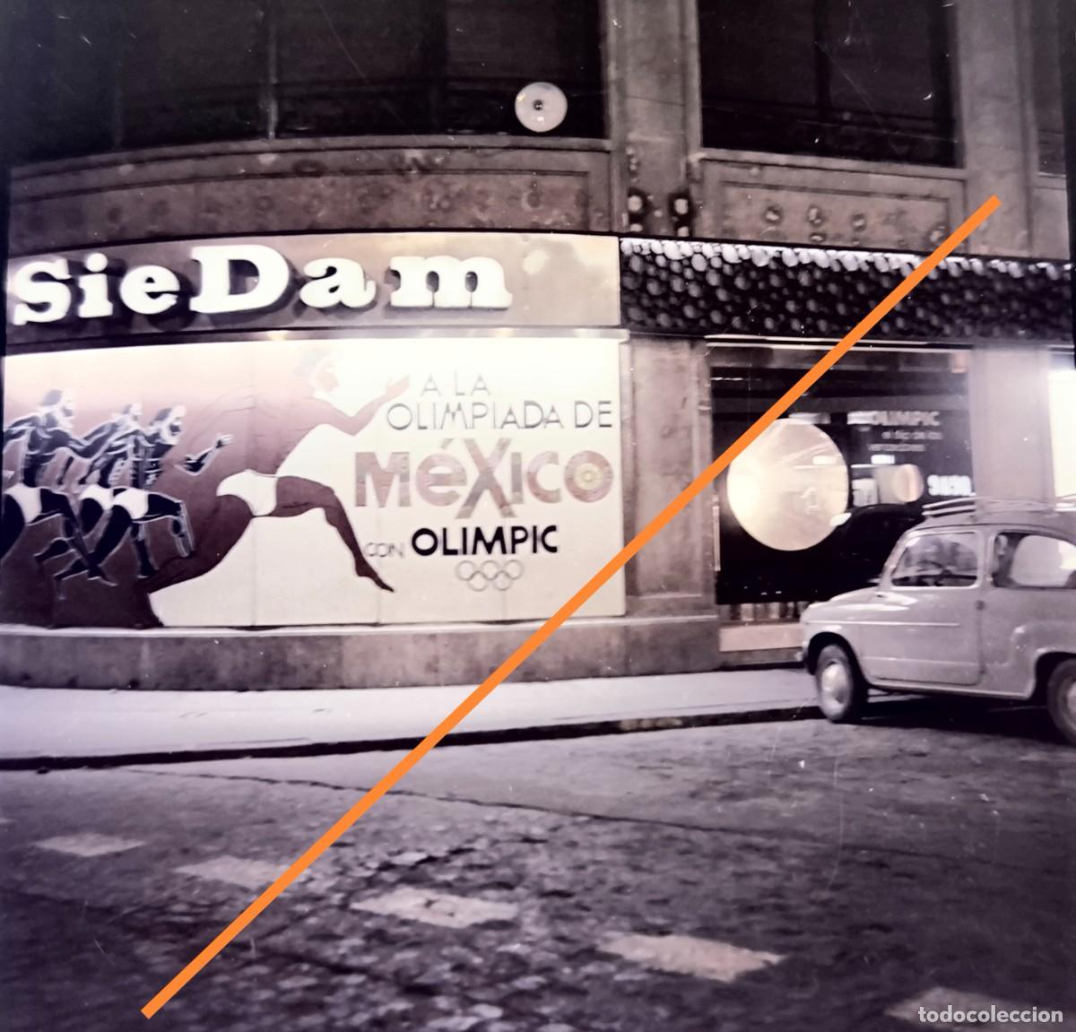 Alte Fotografie: Antiguo negativo de fotograf&iacute;a. Tienda, escaparate, moda. A&ntilde;os 60.