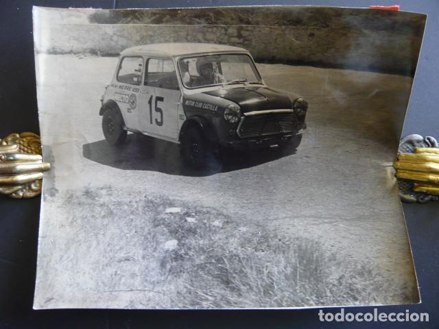 Fotograf&iacute;a antigua: GUADALAJARA RALLYE SUBIDA AL SOTILLO AUTOMOVILISMO 1970 FOTOGRAFIA ORIGINAL 24 X 18 CM