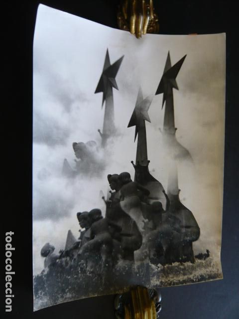 Alte Fotografie: IBI ALICANTE FERIA DE JUGUETES MONUMENTE A LOS REYES MAGOS 1976 ANTIGUA FOTOGRAFIA 18 X 24 CM
