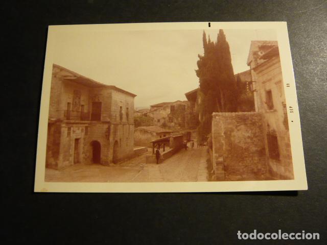 Fotografia antica: SANTILLANA DEL MAR CANTABRIA ANTIGUA FOTOGRAFIA 9 X 12,5 CM