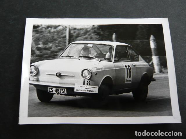 Fotograf&iacute;a antigua: II RALLYE MAGDALENA CASTELLON AUTOMOVILISMO 1970 FOTOGRAFIA ORIGINAL 7,5 X 10,5 CM