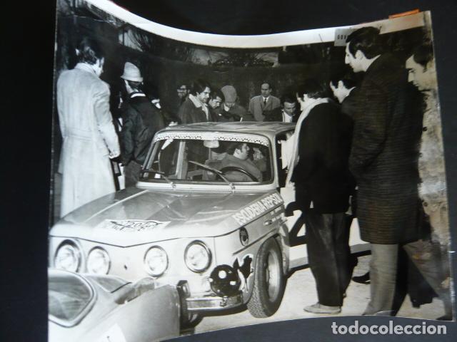 Fotograf&iacute;a antigua: RALLYE DE MONTECARLO AUTOMOVILISMO SEAT 850 1970 FOTOGRAFIA ORIGINAL 18 X 24 CM