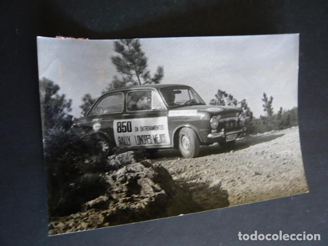 Fotografia antica: RALLYE LONDRES MEXICO AUTOMOVILISMO 1970 SEAT 850 FOTOGRAFIA ORIGINAL 18 X 13 CM