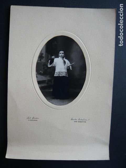 Fotograf&iacute;a antigua: SAN SEBASTIAN GUIPUZCOA RETRATO DE MONAGUILLO J. AIZPURUA FOTOGRAFO ANTIGUA FOTOGRAFIA 28 X 20 CM