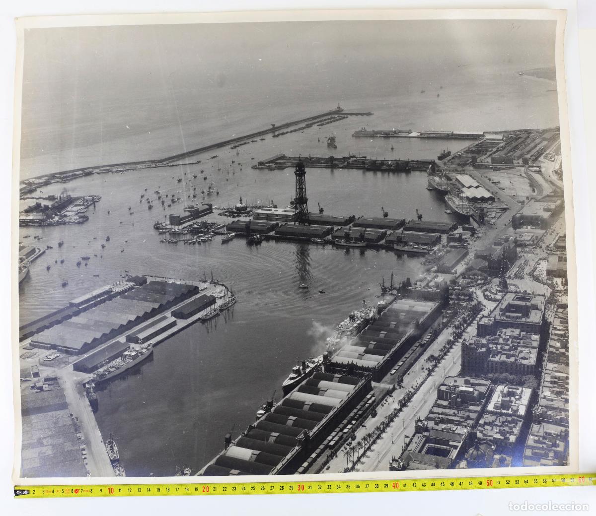 Fotograf&iacute;a antigua: BARCELONA. Vista aerea del puerto de Barcelona. 1960's. Gran fotograf&iacute;a 50x60cm.
