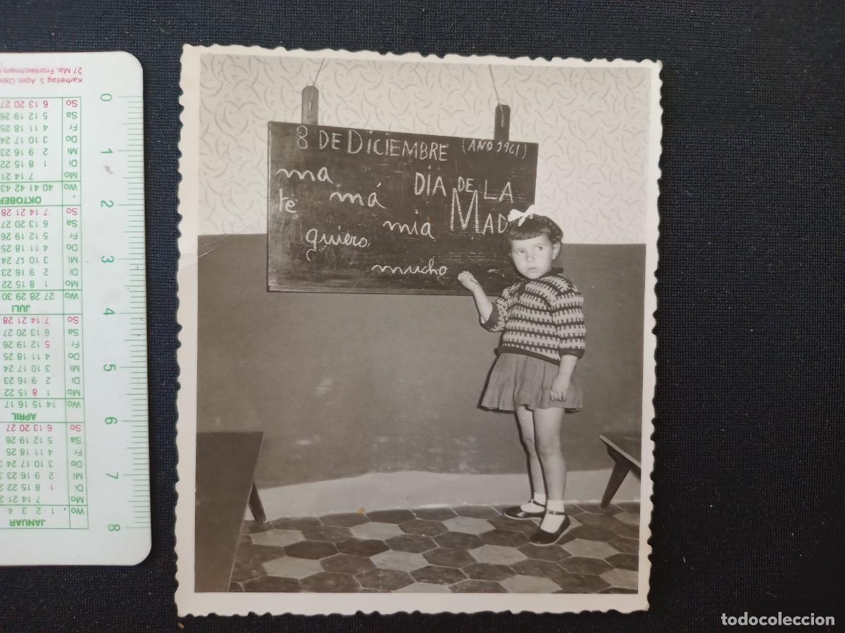 Fotograf&iacute;a antigua: Foto de escuela, 1962. D&iacute;a de la Madre