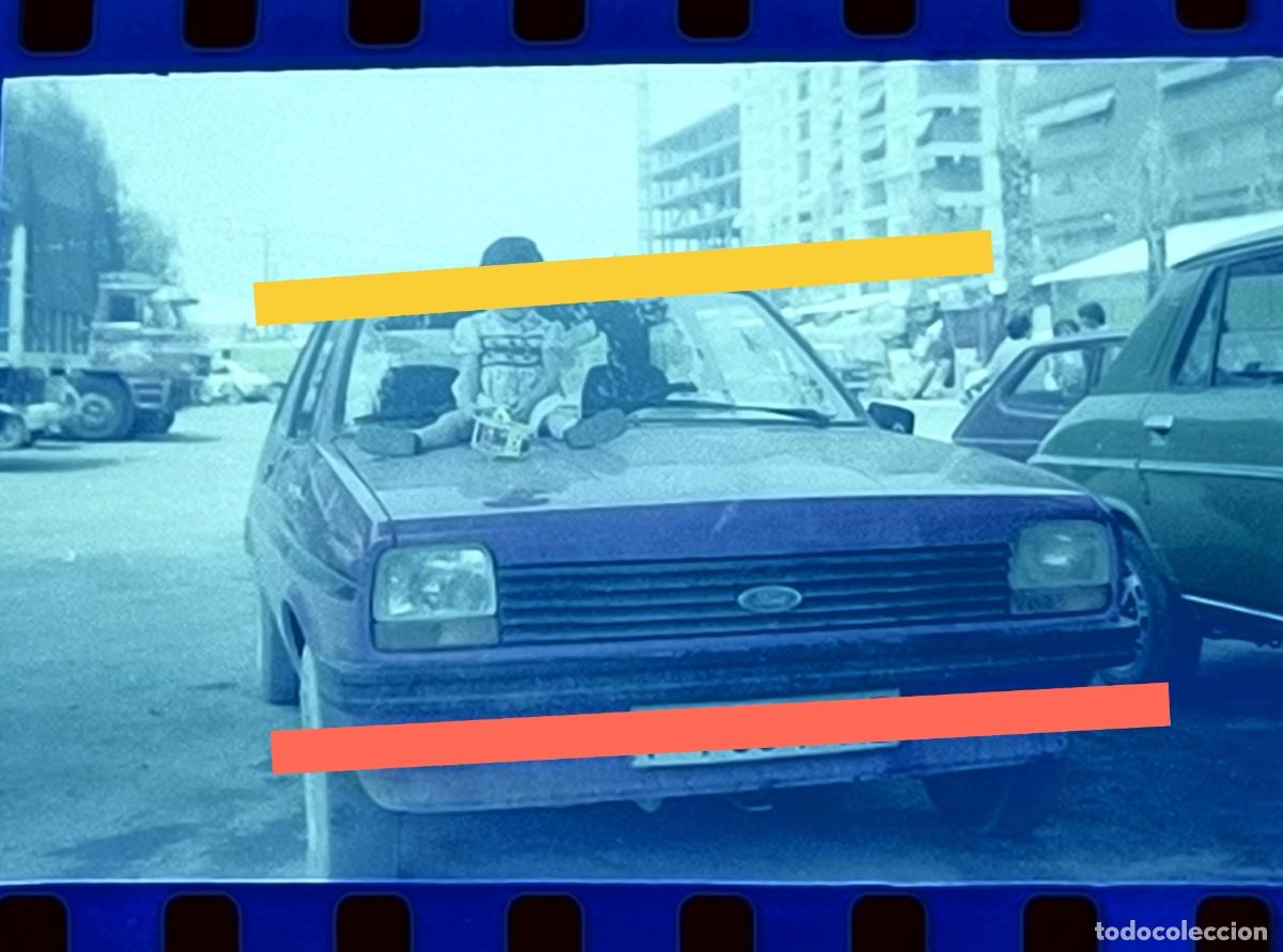 Fotografia antica: Antiguo negativo de fotograf&iacute;a. Coche Ford Fiesta. A&ntilde;os 70