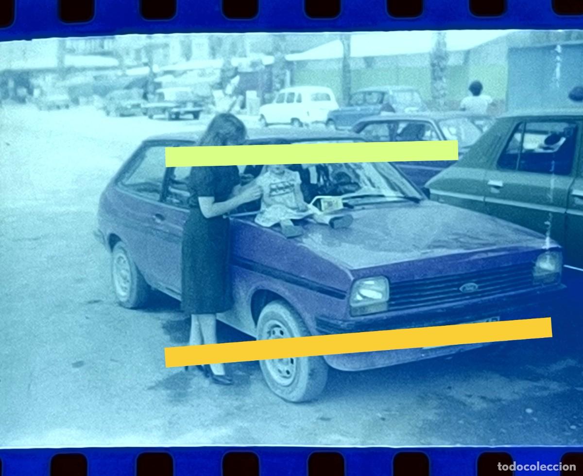 Fotograf&iacute;a antigua: Antiguo negativo de fotograf&iacute;a. Coche Ford Fiesta. A&ntilde;os 70
