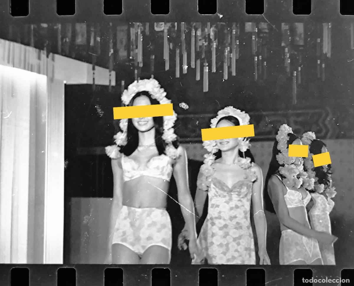 Antique Photography: Antiguo negativo de fotograf&iacute;a. Chica, desfile. Moda