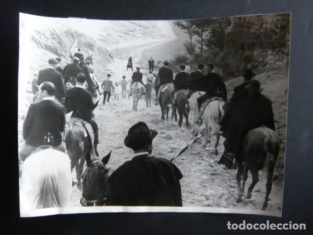 Fotografia antiga: ATIENZA GUADALAJARA FIESTA DE LA CABALLADA ANTIGUA FOTOGRAFIA ORIGINAL 18 X 24 CM