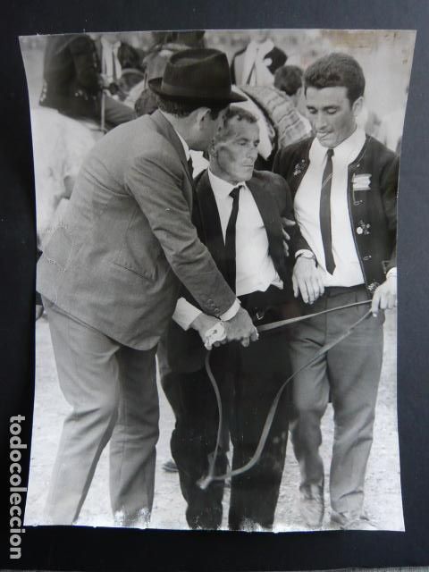 Fotografia antiga: ATIENZA GUADALAJARA FIESTA DE LA CABALLADA ANTIGUA FOTOGRAFIA ORIGINAL 18 X 24 CM