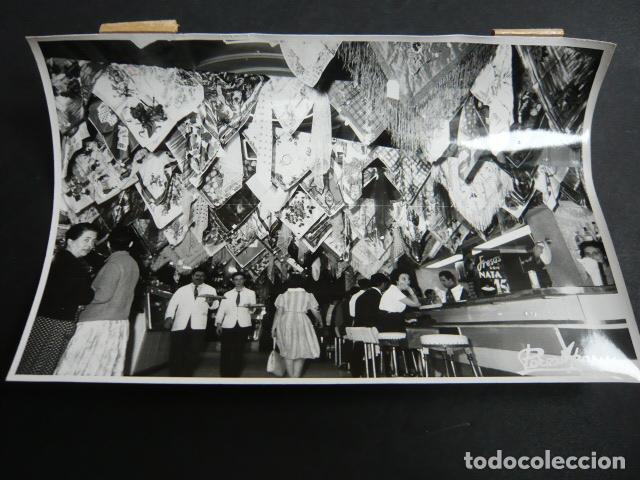 Fotografia antiga: VALENCIA SANT DENIS DIA DE LOS ENAMORADOS 1960 ANTIGUA FOTOGRAFIA 12 X 18 CM