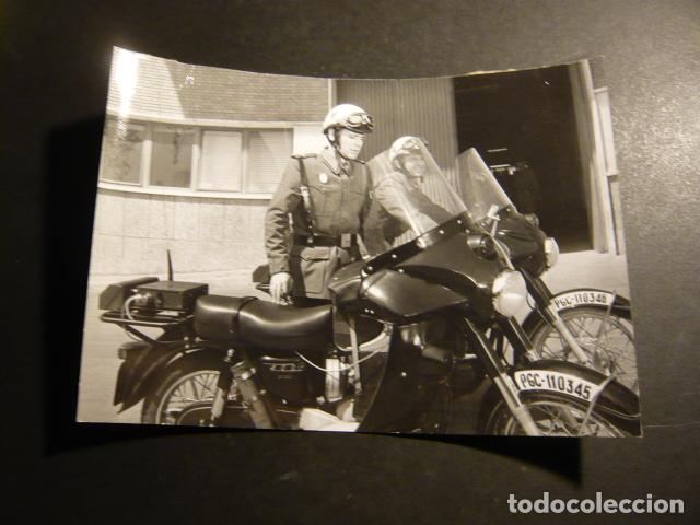 Antique Photography: GUARDIA CIVIL PAREJA DE MOTORISTAS ANTIGUA FOTOGRAFIA ORIGINAL 12 X 17 CM