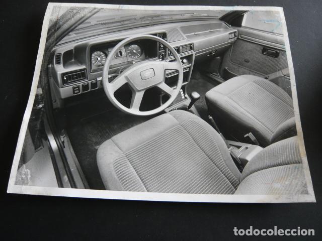 Antique Photography: AUTOMOVIL FORD ESCORT ANTIGUA FOTOGRAFIA ORIGINAL 20 X 30 CM