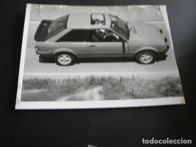 Antique Photography: AUTOMOVIL FORD ESCORT ANTIGUA FOTOGRAFIA ORIGINAL 18 X 24 CM