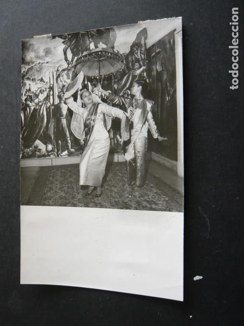 Antique Photography: CACERES FESTIVAL DE FOLKLORE HISPANICO 1962 TIPOS FILIPINAS ANTIGUA FOTOGRAFIA ORIGINAL 18 X 13 CM