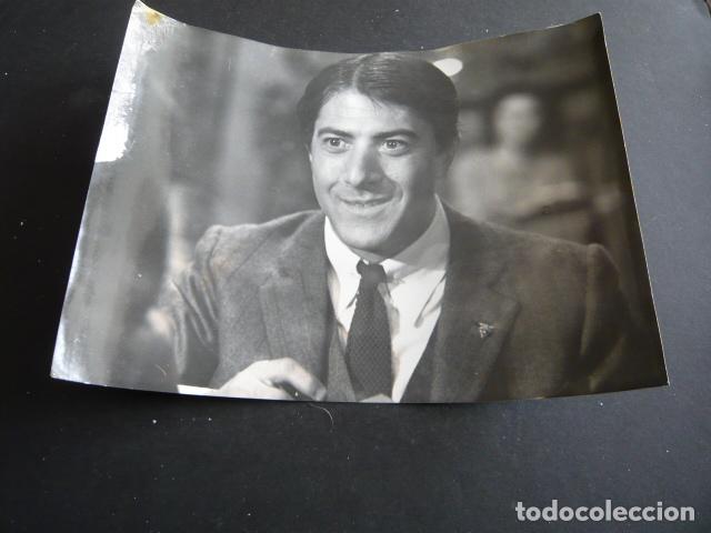Fotograf&iacute;a antigua: DUSTIN HOFFMAN ACTOR ANTIGUA FOTOGRAFIA ORIGINAL 24 X 18 CM