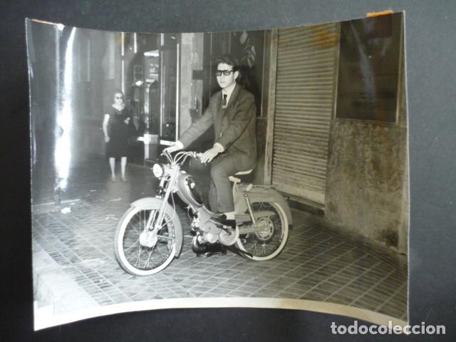 Antique Photography: MOTOCICLETA MOVESA 1964 ANTIGUA FOTOGRAF&Iacute;A 24 X 18 CM