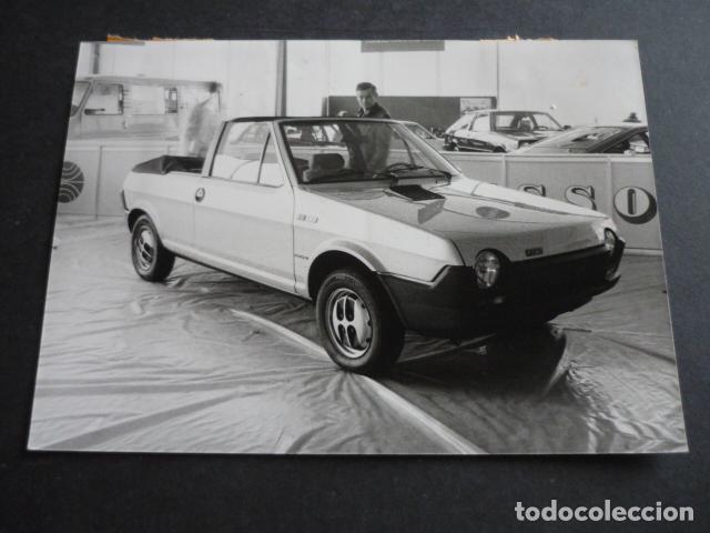 Fotograf&iacute;a antigua: SALON DEL AUTOMOVIL DE TURIN 1980 AUTOMOVIL FIAR RITMO FOTOGRAFIA 13 X 18 CM