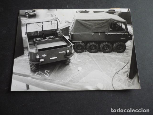 Fotografia antica: SALON DEL AUTOMOVIL DE TURIN 1980 AUTOMOVIL TODO TERRENO FOTOGRAFIA 13 X 18 CM