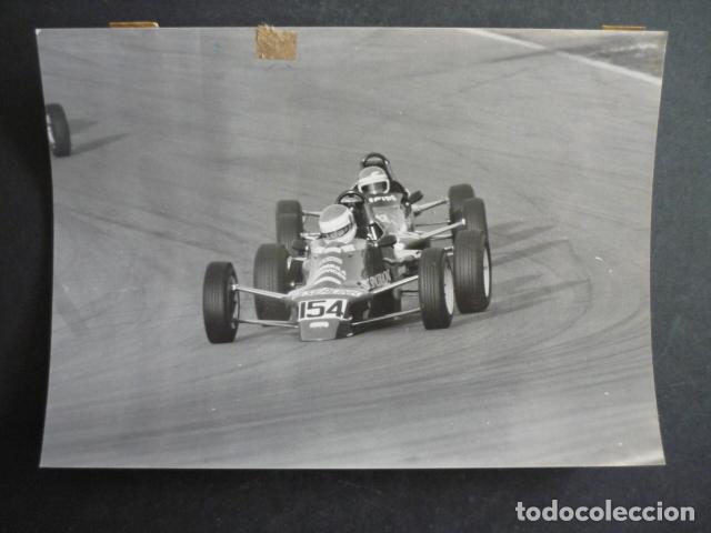 Antique Photography: RALLYE FORMULA FORD PHILIPPE FAVRE CORREDOR AUTOMOVILISTA ANTIGUA FOTOGRAFIA 13 X 18 CM