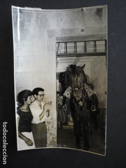 Fotografia antica: CIUDADELA MENORCA LA COLGADA FIESTA DE SAN JUAN ANTIGUA FOTOGRAFIA ORIGINAL 12 X 18 CM