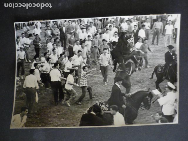 Fotograf&iacute;a antigua: CIUDADELA MENORCA LA COLGADA FIESTA DE SAN JUAN ANTIGUA FOTOGRAFIA ORIGINAL 12 X 18 CM