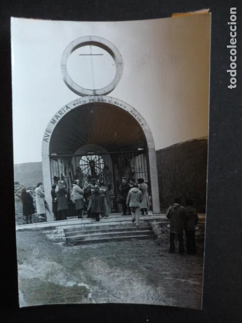 Fotograf&iacute;a antigua: SAN SEBASTIAN DE GARABANDAL CANTABRIA APARICION DE LA VIRGEN ANTIGUA FOTOGRAFIA ORIGINAL 12 X 17 CM