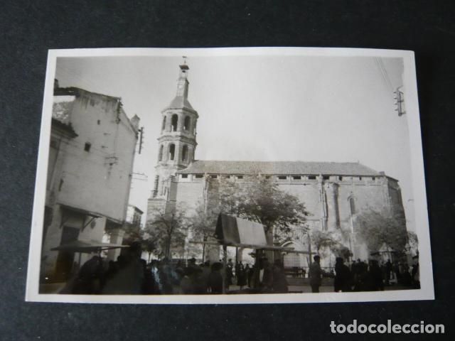 Fotografia antica: VALDEPE&Ntilde;AS CIUDAD REAL DIA DE MERCADO ANTIGUA FOTOGRAFIA 6 X 8,5 CM