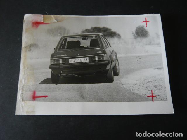 Antique Photography: AUTOMOVIL FORD ESCORT ANTIGUA FOTOGRAFIA ORIGINAL 18 X 13 CM