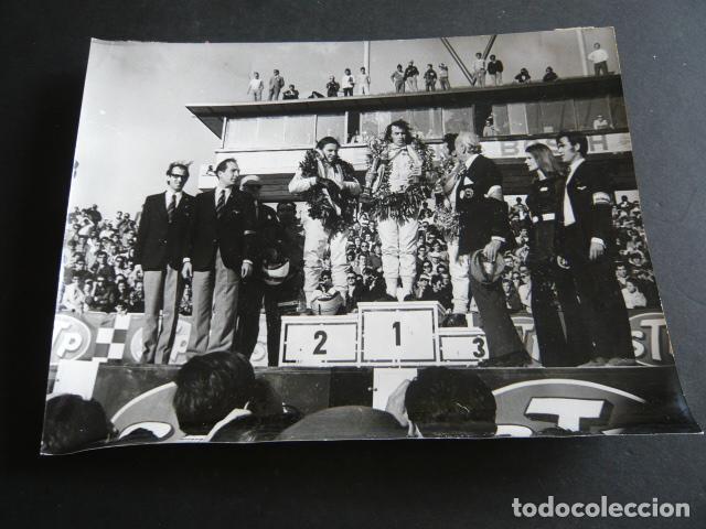 Fotograf&iacute;a antigua: JACKIE STEWART CONDUCTOR FORMULA 1 CIRCUITO DEL JARAMA 1970 ANTIGUA FOTOGRAFIA 18 X 24 CM