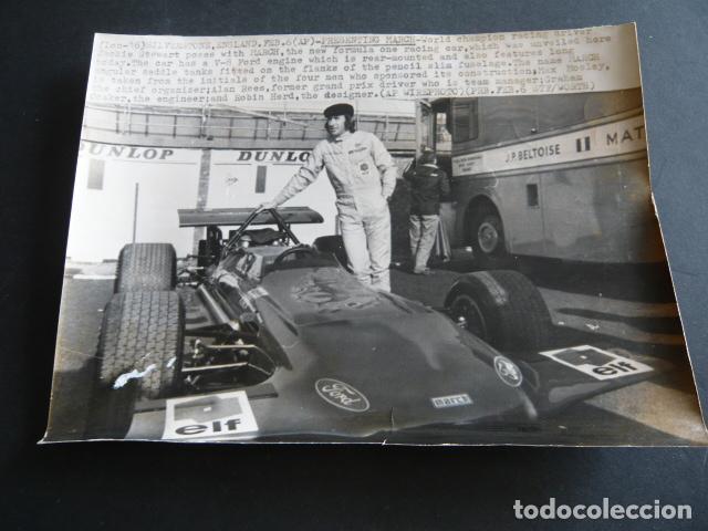 Fotograf&iacute;a antigua: JACKIE STEWART CONDUCTOR FORMULA 1 CIRCUITO DEL JARAMA 1970 ANTIGUA FOTOGRAFIA 18 X 24 CM