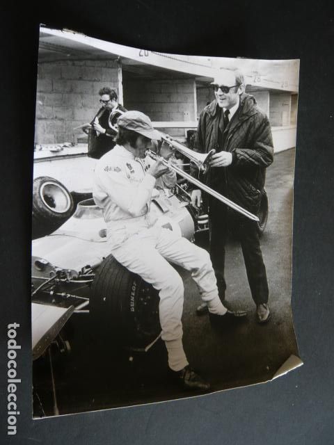 Fotograf&iacute;a antigua: JACKIE STEWART CONDUCTOR FORMULA 1 ANTIGUA FOTOGRAFIA 18 X 24 CM