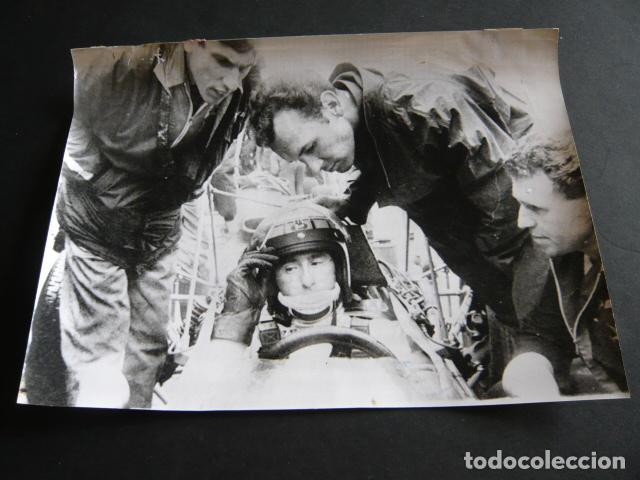 Fotograf&iacute;a antigua: JACKIE STEWART CORREDOR FORMULA 1 AUTOMOVILISMO ANTIGUA FOTOGRAFIA 24 X 18 CM