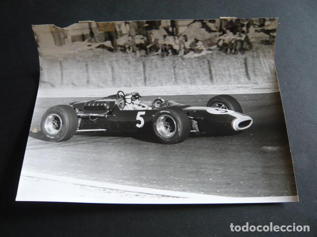 Fotograf&iacute;a antigua: JACKIE STEWART CORREDOR FORMULA 1 AUTOMOVILISMO EN CIRCUITO JARAMA 67 ANTIGUA FOTOGRAFIA 12 X 18 CM