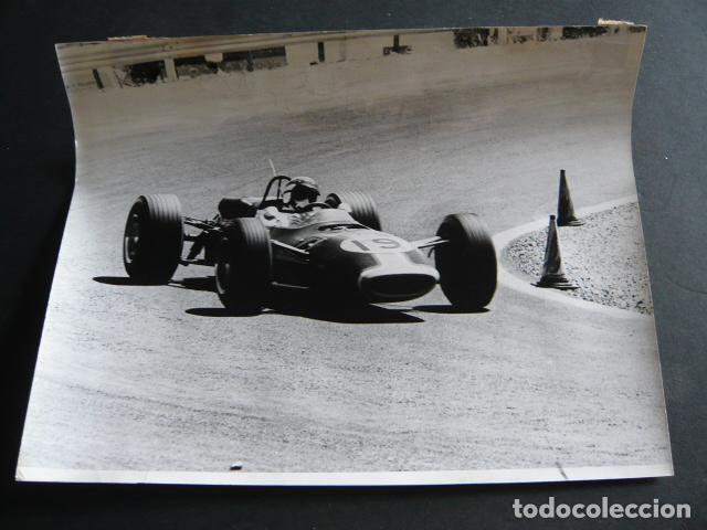 Antique Photography: JACKIE STEWART CORREDOR FORMULA 1 AUTOMOVILISMO EN CIRCUITO JARAMA 67 ANTIGUA FOTOGRAFIA 12 X 18 CM