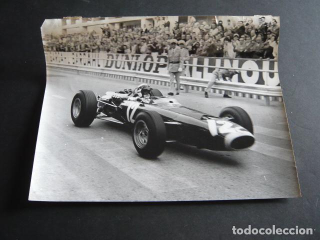 Fotograf&iacute;a antigua: JACKIE STEWART CORREDOR FORMULA 1 AUTOMOVILISMO CIRCUITO MOTECARLO ANTIGUA FOTOGRAFIA 24 X 18 CM