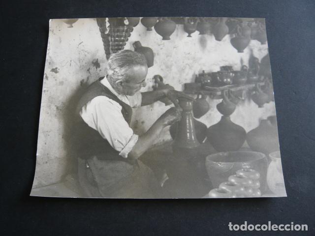 Photographie ancienne: ALFARERO TRABAJANDO ANTIGUA FOTOGRAFIA 16 X 20 CM