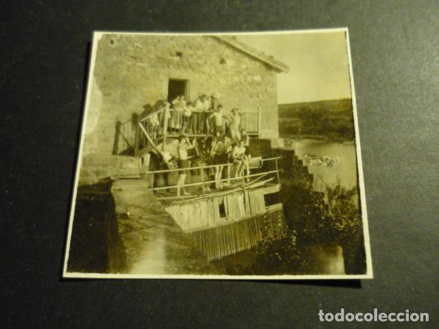 Fotografia antica: PUENTE LA REINA NAVARRA ANTIGUA FOTOGRAFIA 1927 6 X 5,5 CM