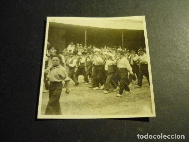 Fotografia antica: PUENTE LA REINA NAVARRA ANTIGUA FOTOGRAFIA 1927 6 X 5,5 CM