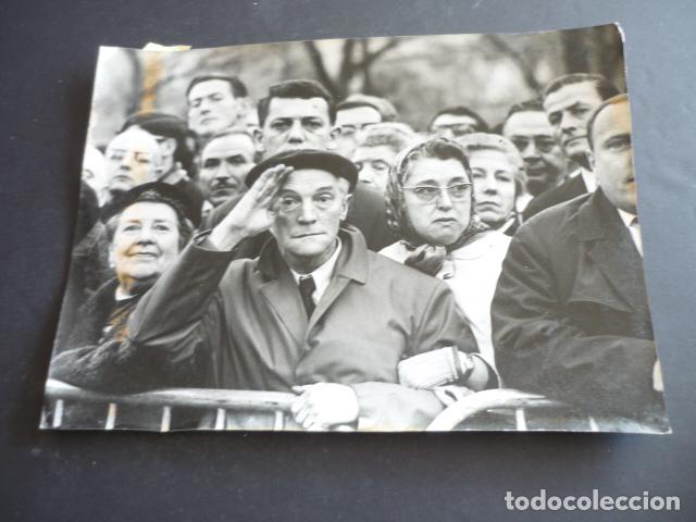 Fotograf&iacute;a antigua: PARIS CONMEMORACION XX ANIVERSARIO VICTORIA 2&ordf; GUERRA MUNDIAL ANTIGUA FOTOGRAFIA ORIGINAL 18 X 24 CM