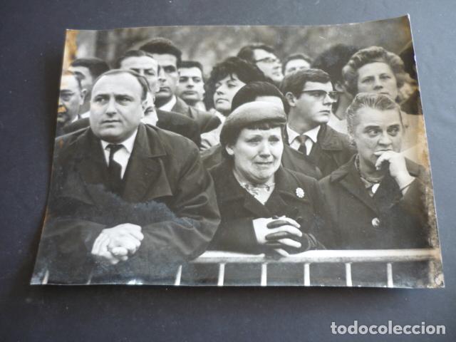 Fotograf&iacute;a antigua: PARIS CONMEMORACION XX ANIVERSARIO VICTORIA 2&ordf; GUERRA MUNDIAL ANTIGUA FOTOGRAFIA ORIGINAL 18 X 24 CM