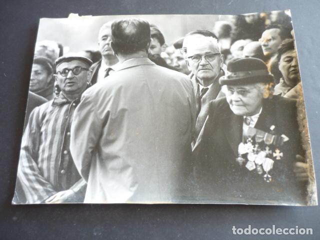 Fotograf&iacute;a antigua: PARIS XX ANIVERSARIO VICTORIA SEGUNDA GUERRA MUNDIAL ANTIGUA FOTOGRAFIA ORIGINAL 18 X 24 CM
