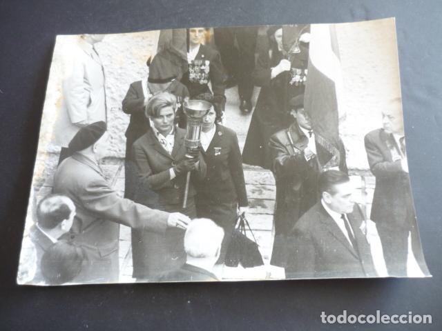 Fotograf&iacute;a antigua: PARIS XX ANIVERSARIO VICTORIA SEGUNDA GUERRA MUNDIAL ANTIGUA FOTOGRAFIA ORIGINAL 18 X 24 CM