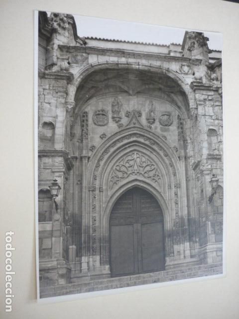 Fotografia antica: PORTADA GOTICA FLAMIGERA A IDENTIFICAR ANTIGUA FOTOGRAFIA 18 X 24 CM